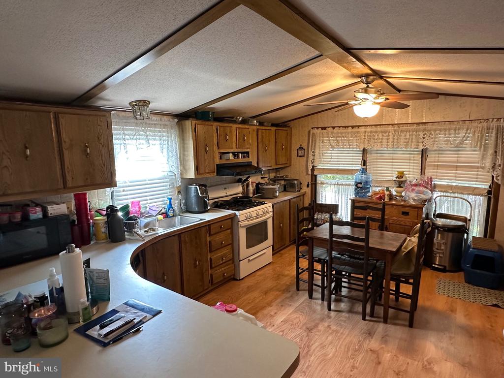2304 BROWNSVILLE 1114 WILLOW DR