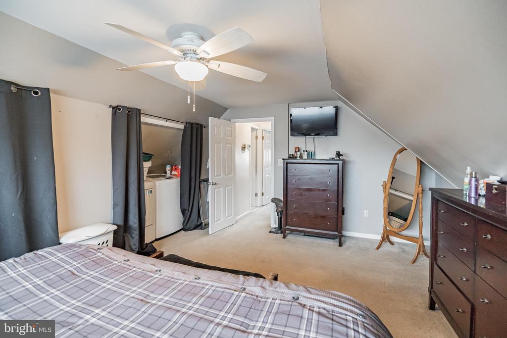 16 JESTER LANE