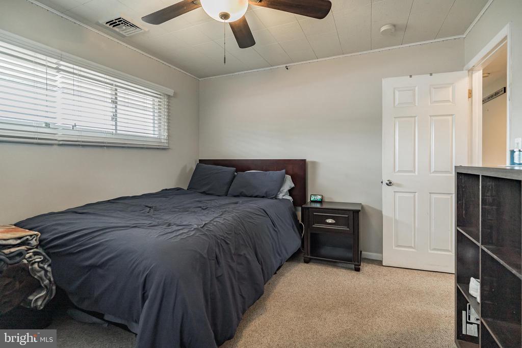 16 JESTER LANE