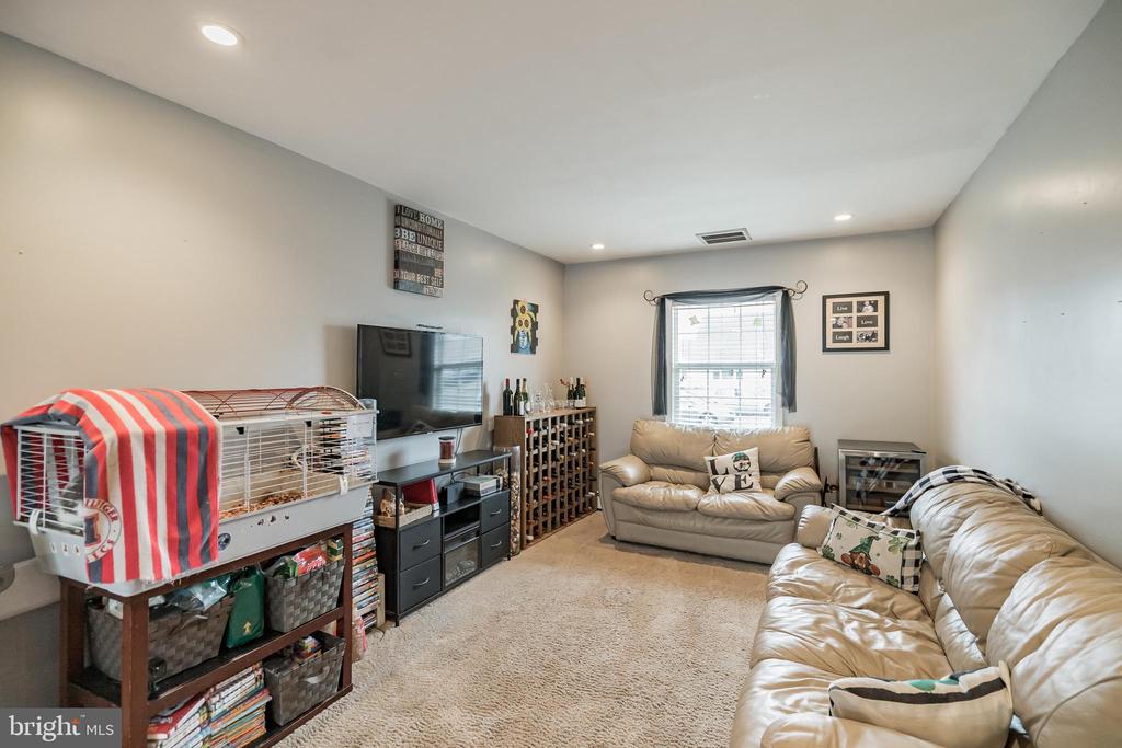 16 JESTER LANE