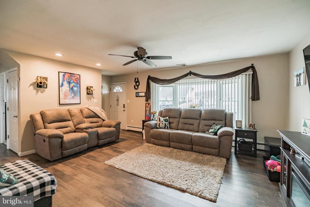 16 JESTER LANE