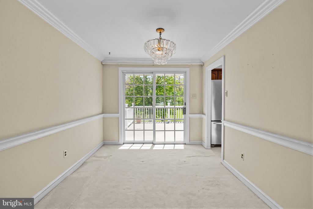 1023 CAROUSEL DRIVE