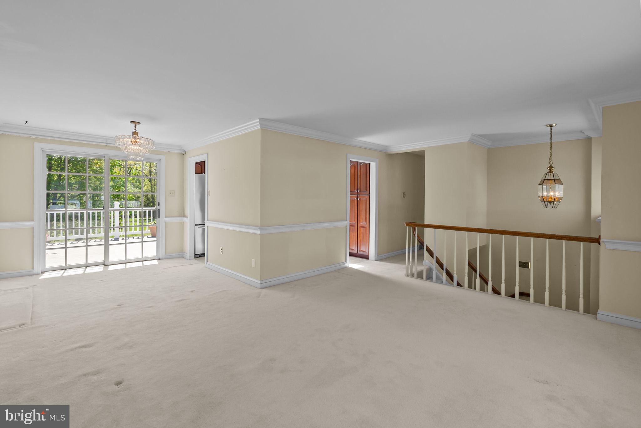 1023 CAROUSEL DRIVE
