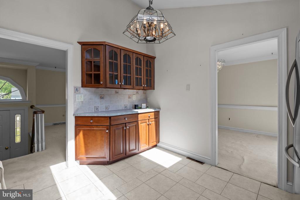 1023 CAROUSEL DRIVE