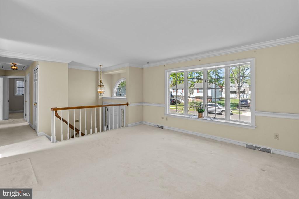 1023 CAROUSEL DRIVE
