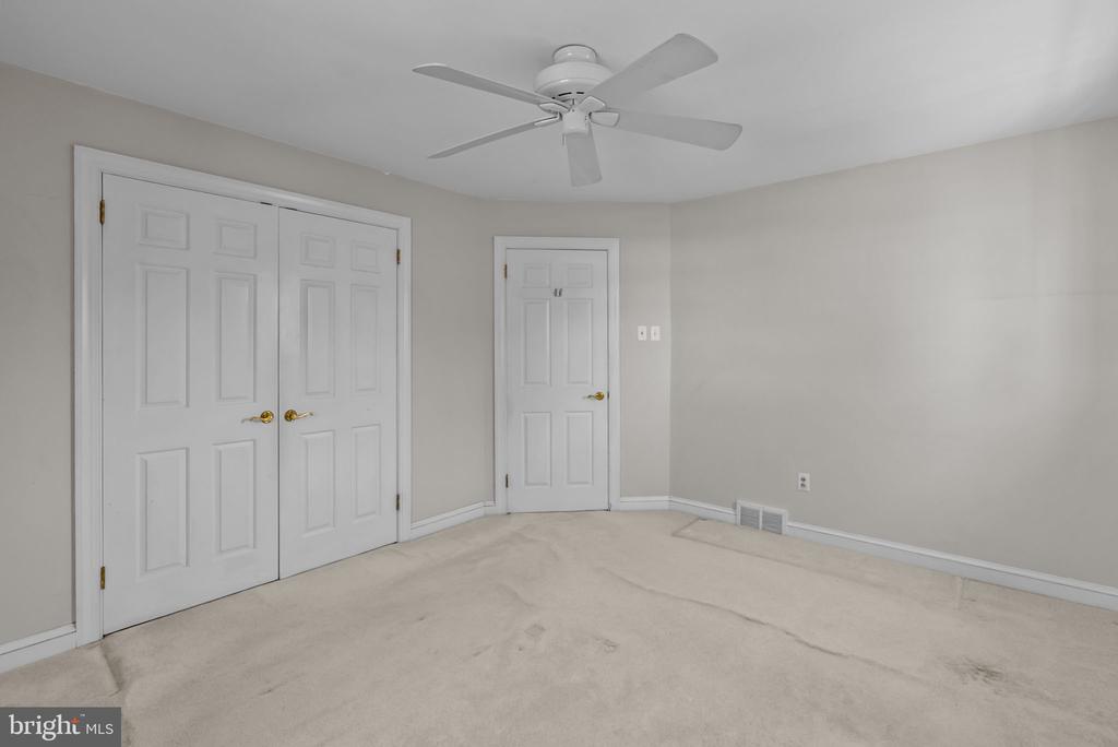 1023 CAROUSEL DRIVE