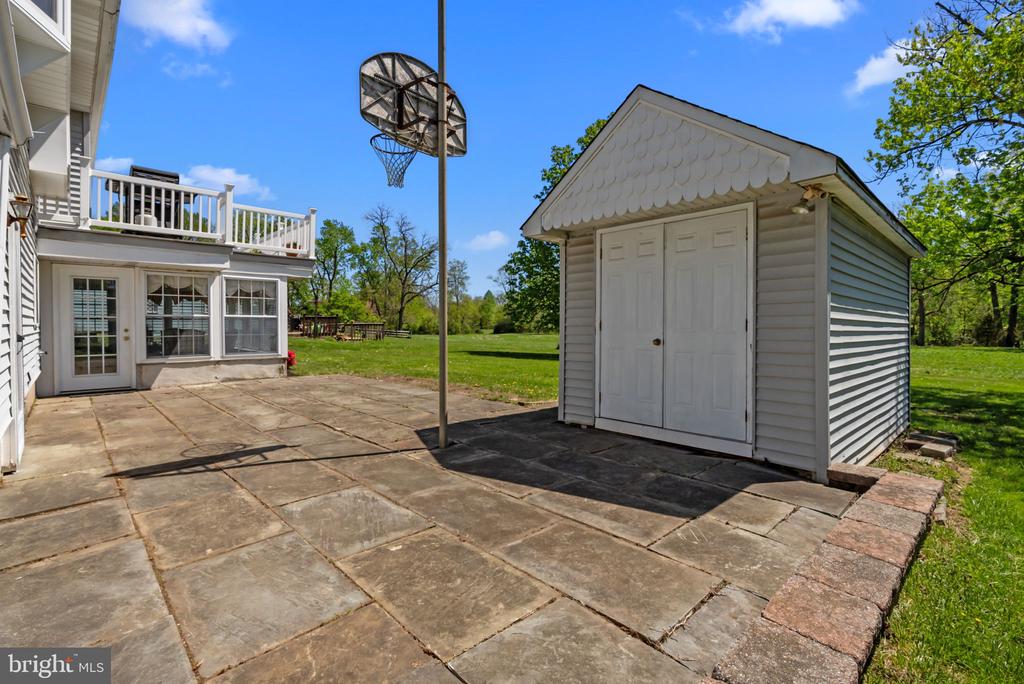 1023 CAROUSEL DRIVE