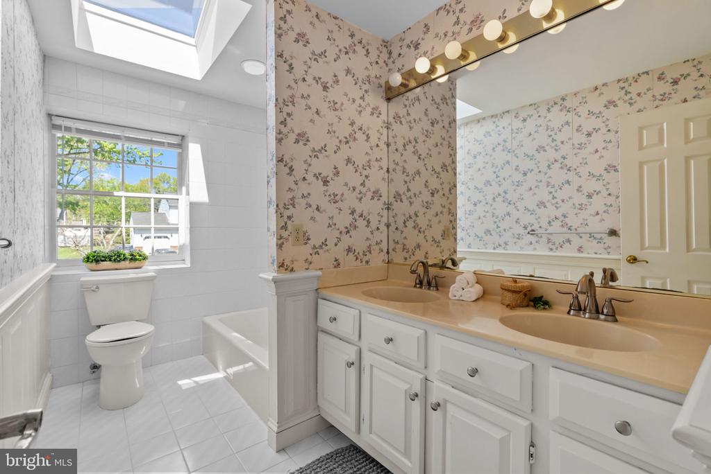 1023 CAROUSEL DRIVE