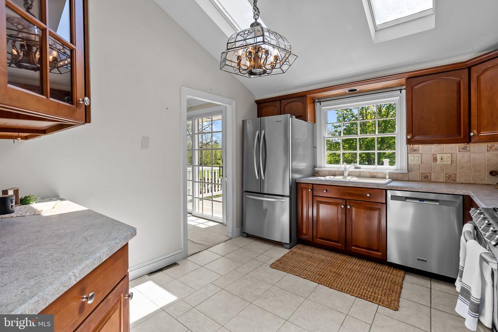 1023 CAROUSEL DRIVE