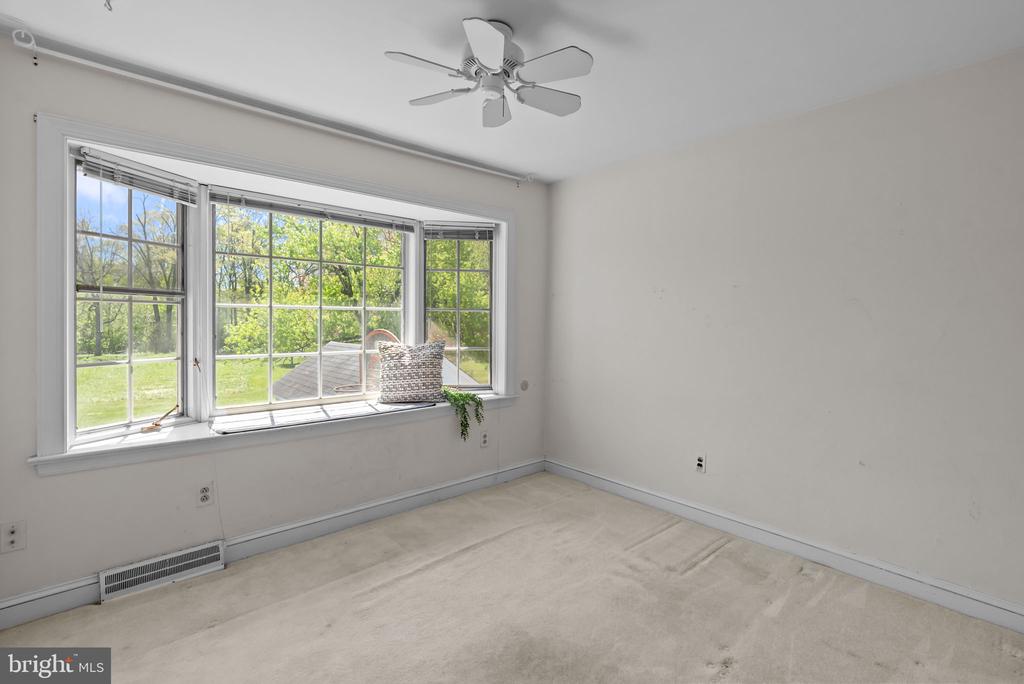1023 CAROUSEL DRIVE