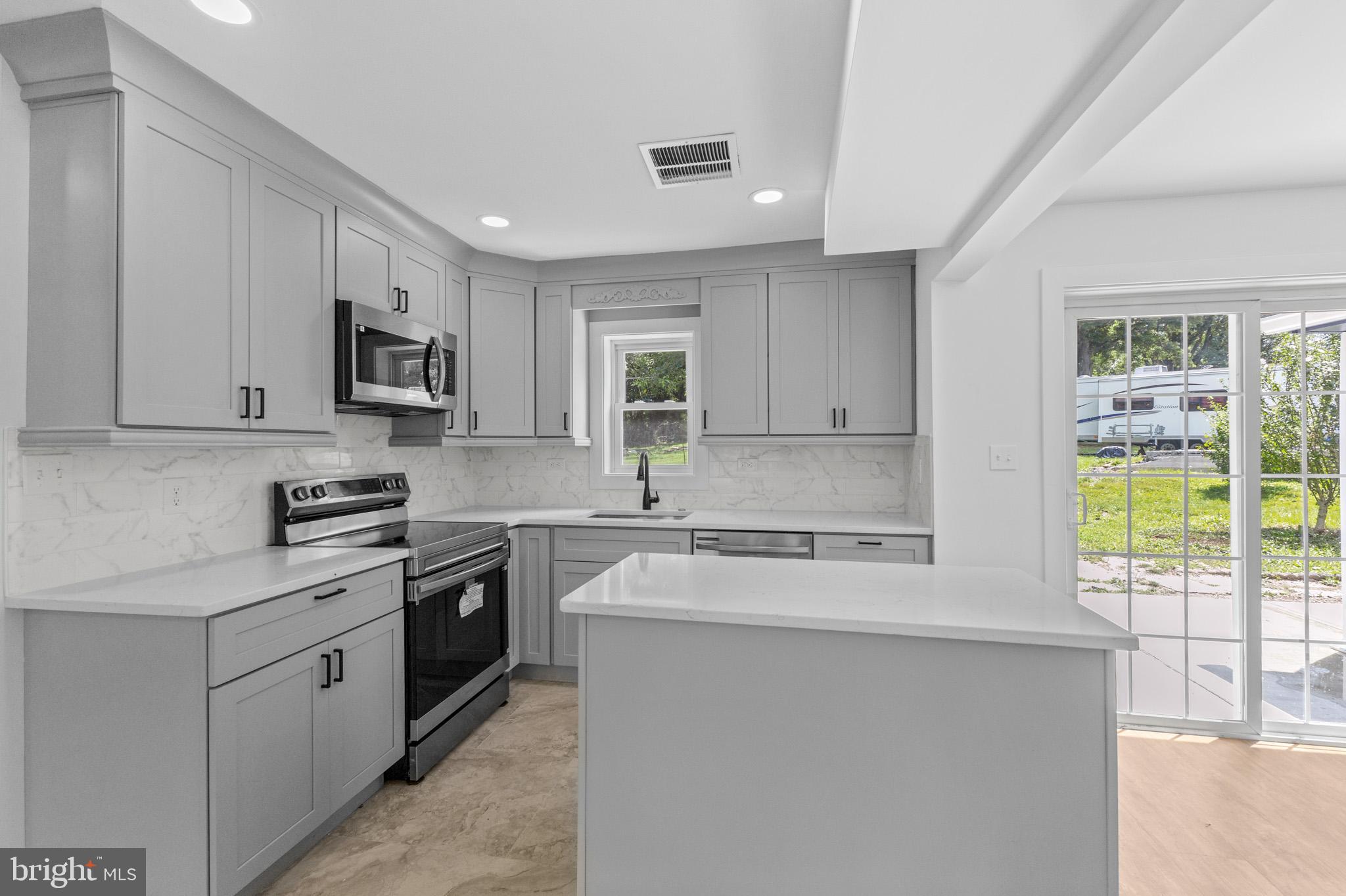 290 OXFORD VALLEY ROAD