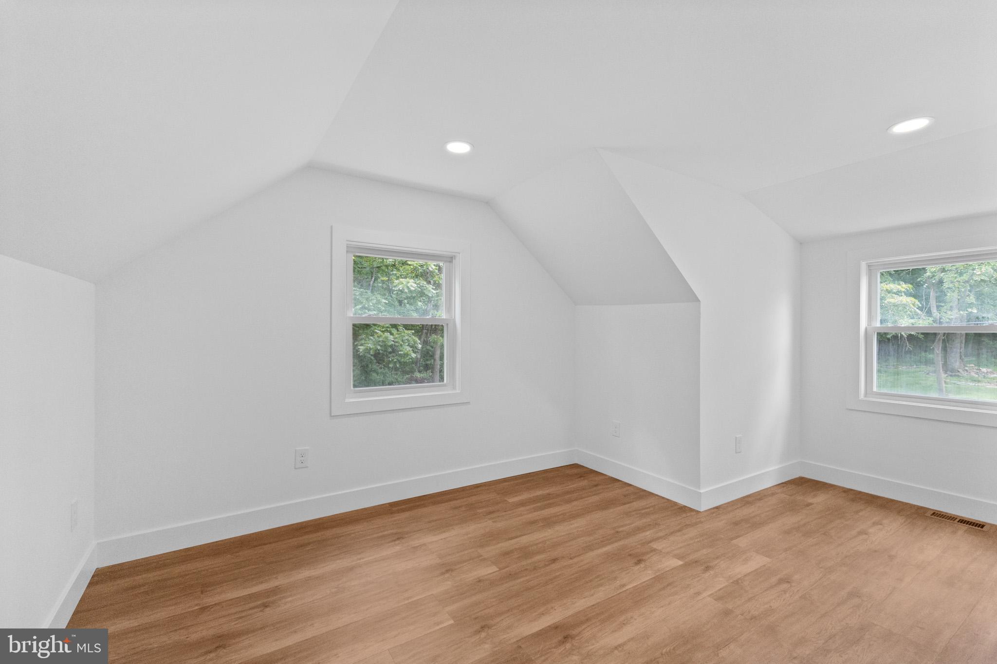 290 OXFORD VALLEY ROAD