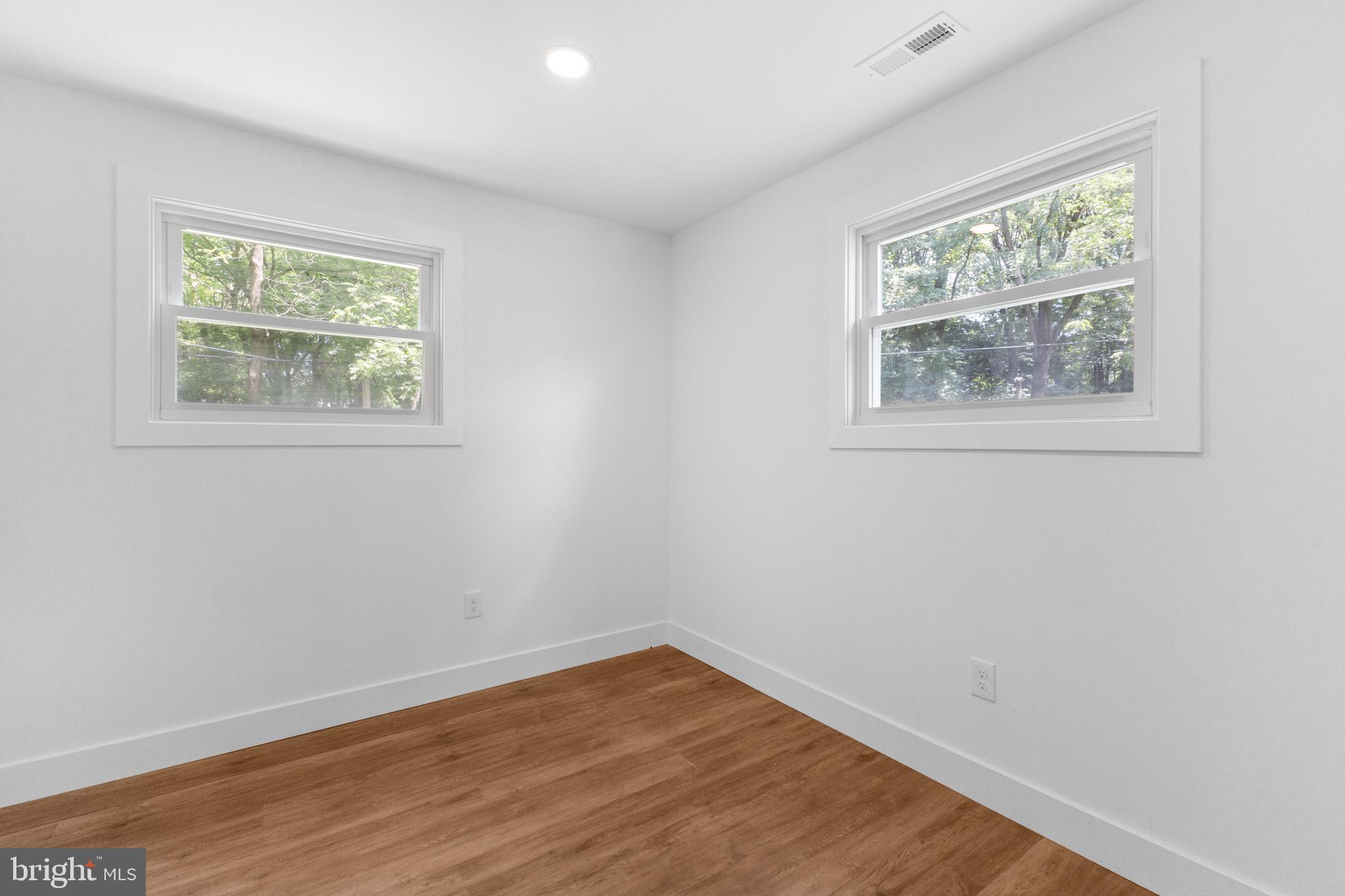 290 OXFORD VALLEY ROAD