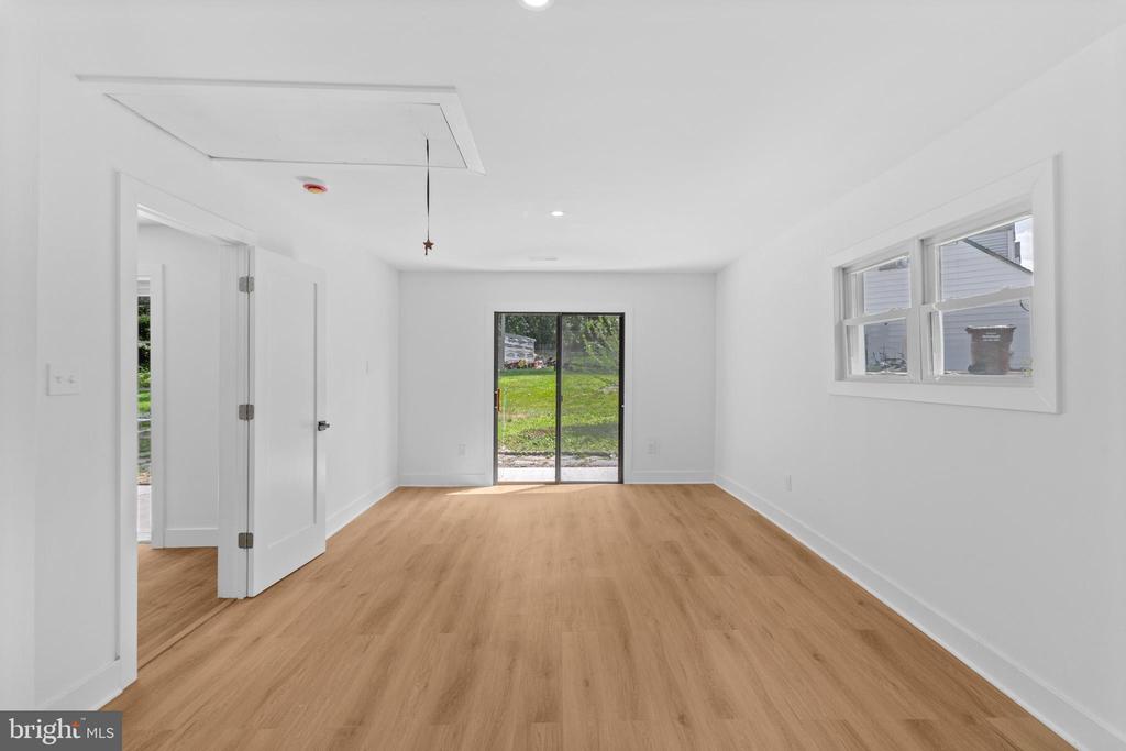 290 OXFORD VALLEY ROAD