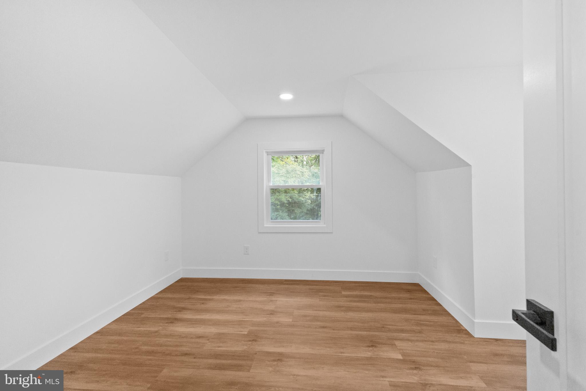 290 OXFORD VALLEY ROAD