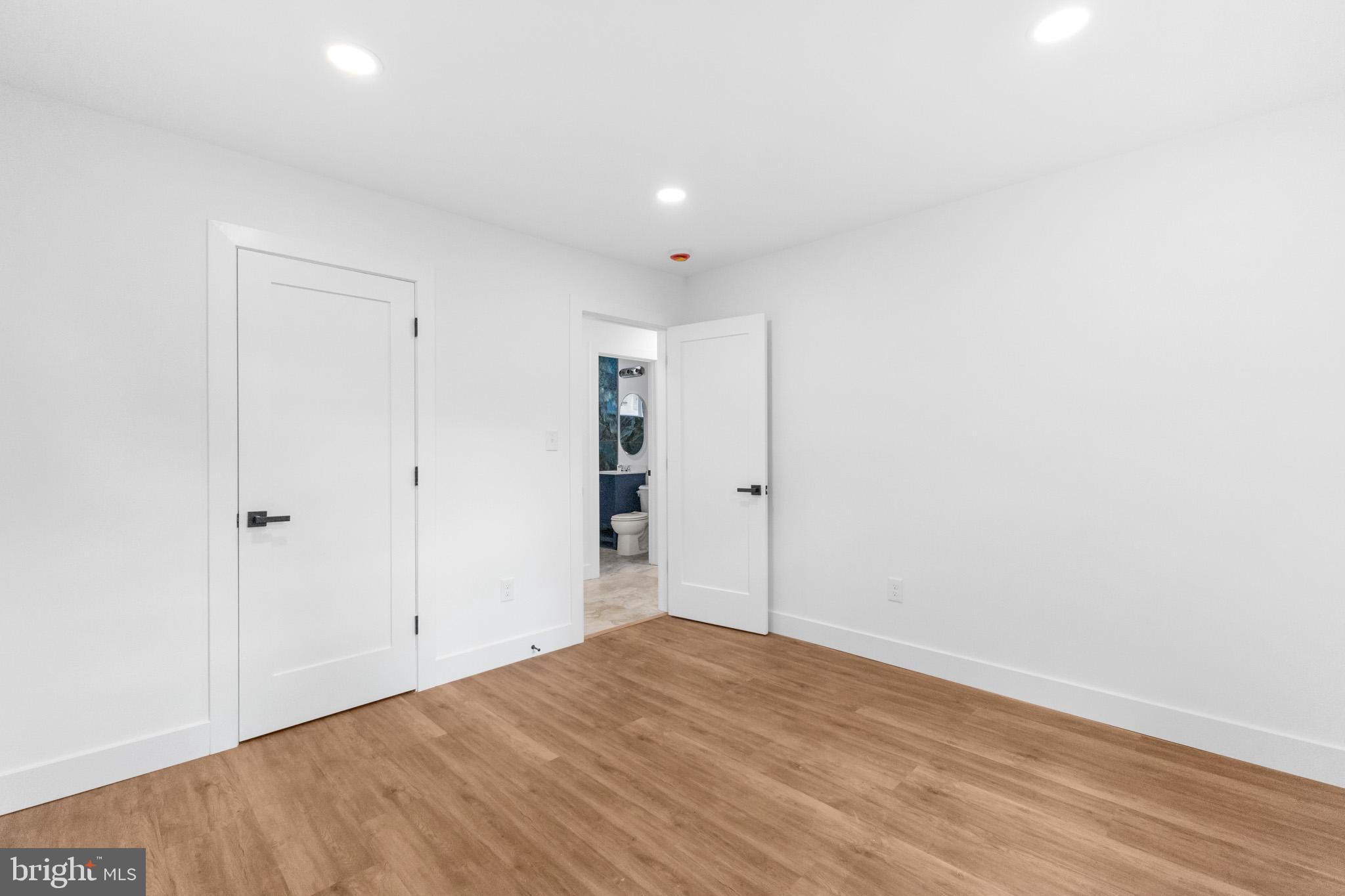 290 OXFORD VALLEY ROAD