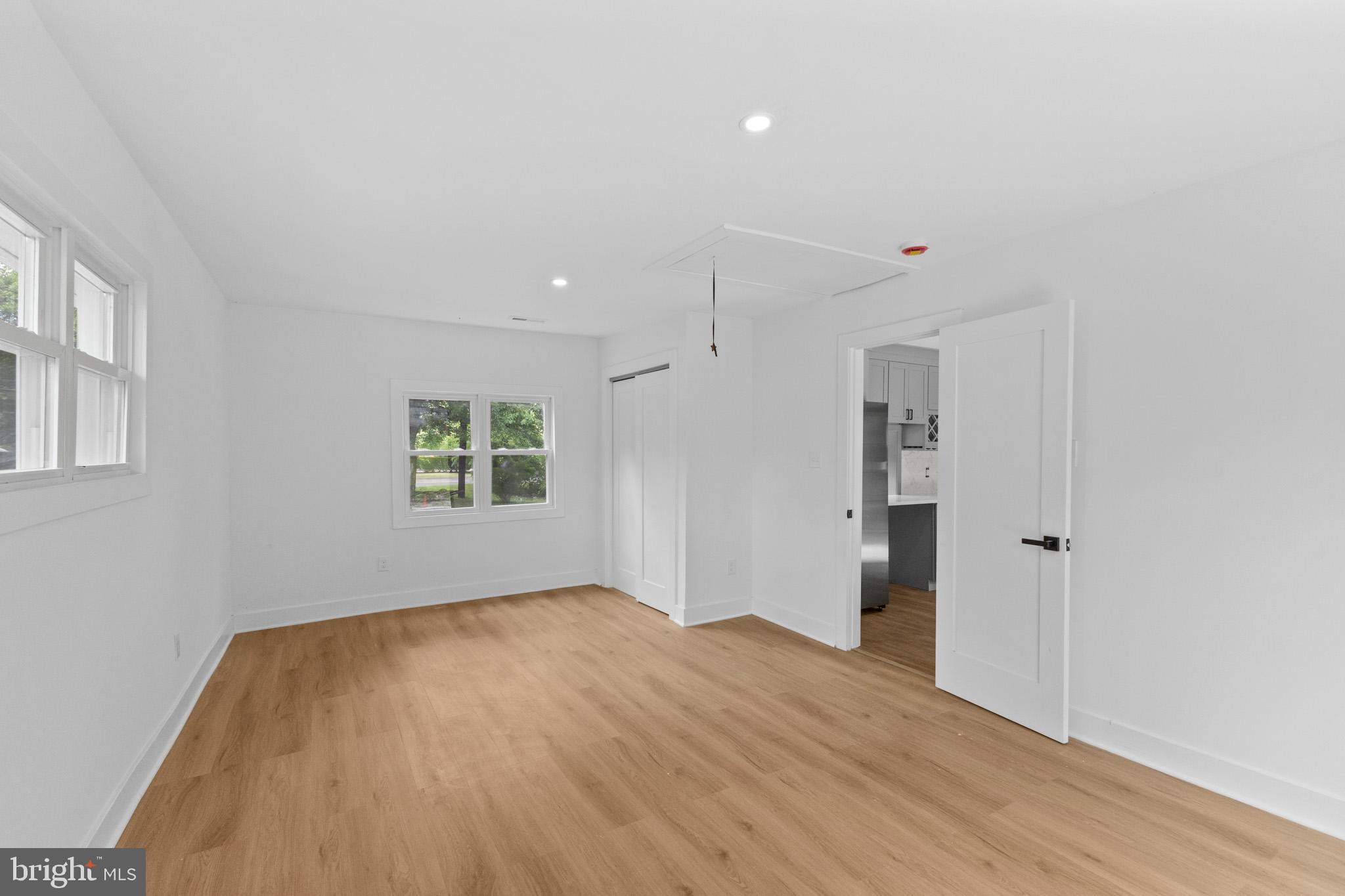 290 OXFORD VALLEY ROAD