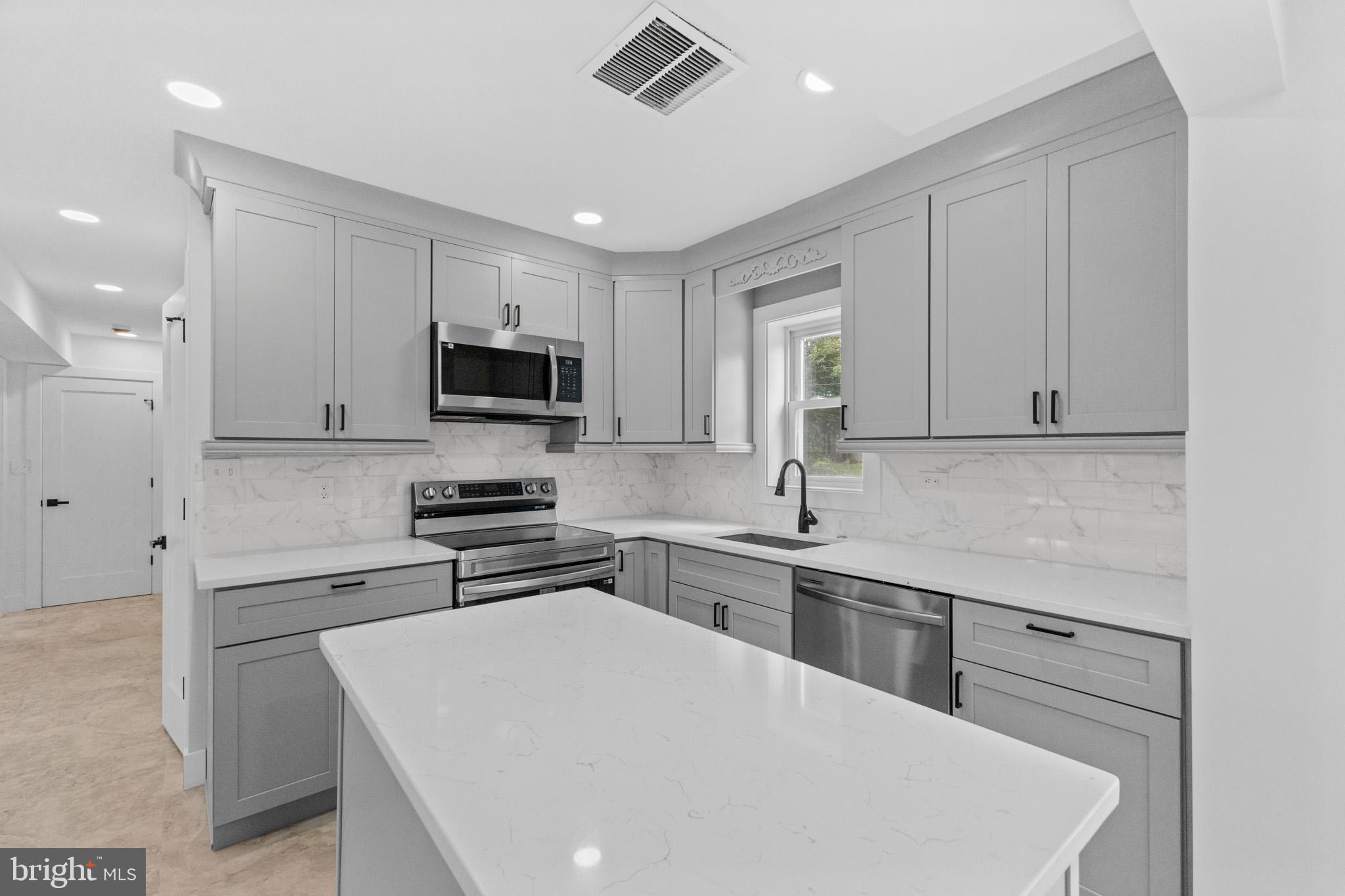 290 OXFORD VALLEY ROAD