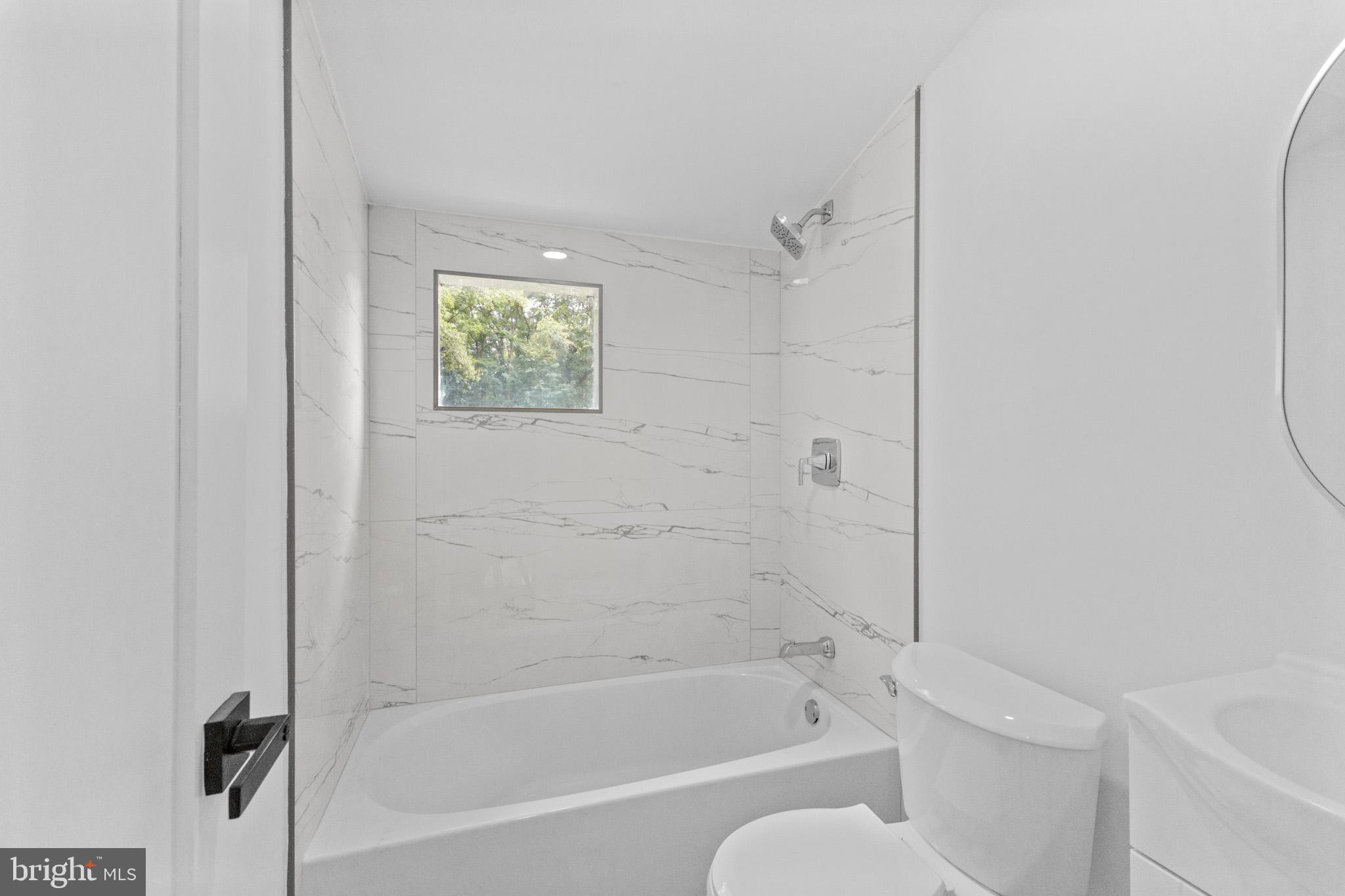 290 OXFORD VALLEY ROAD