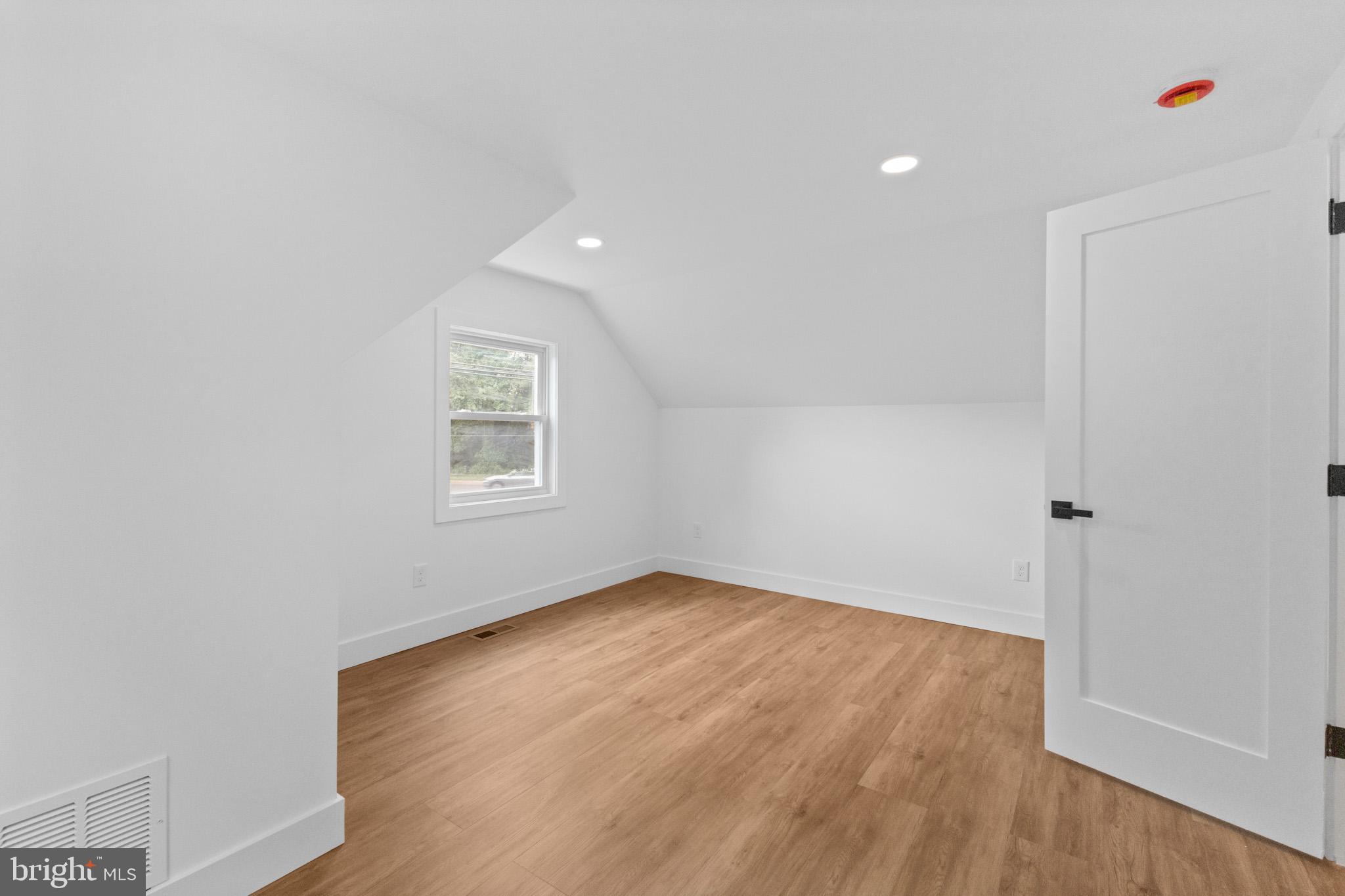 290 OXFORD VALLEY ROAD