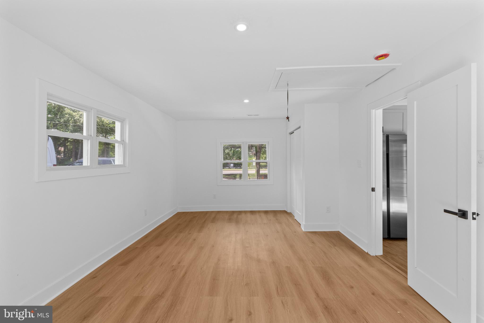 290 OXFORD VALLEY ROAD