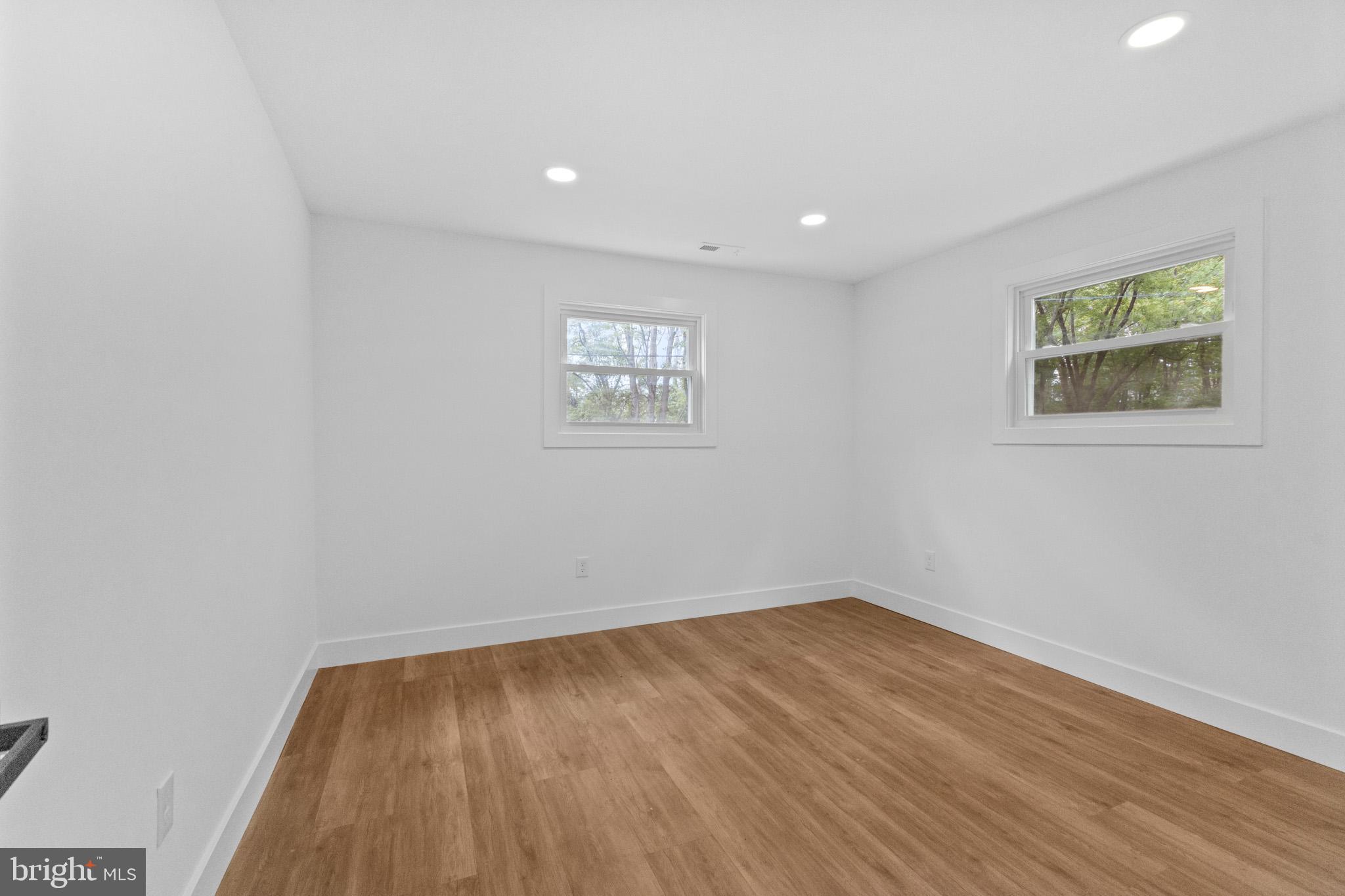 290 OXFORD VALLEY ROAD