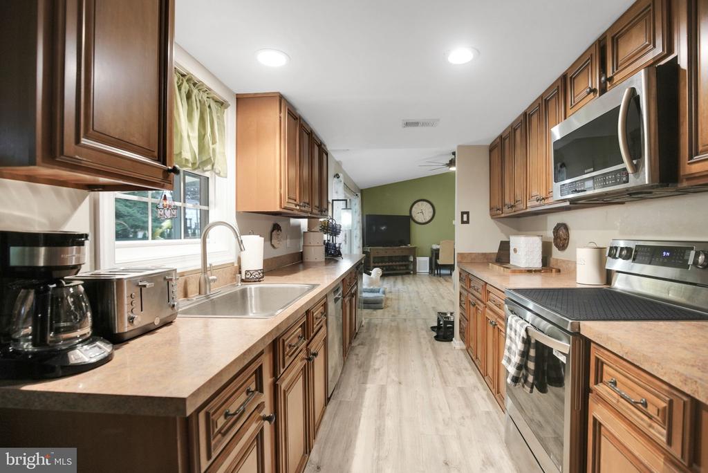 938 ASHTON ROAD