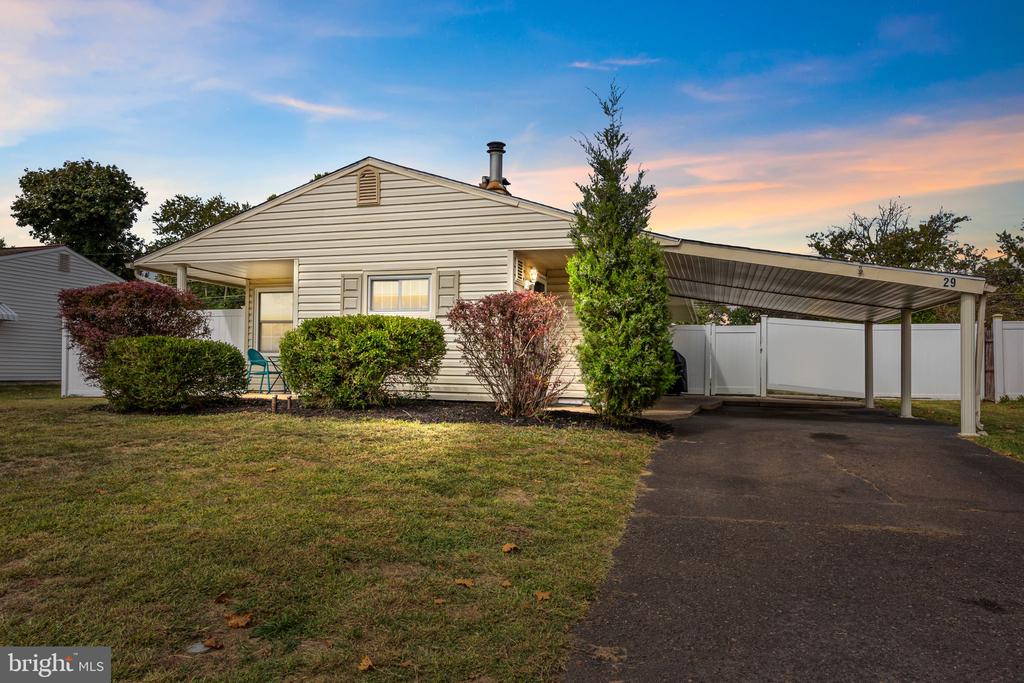 29 EMBER LANE