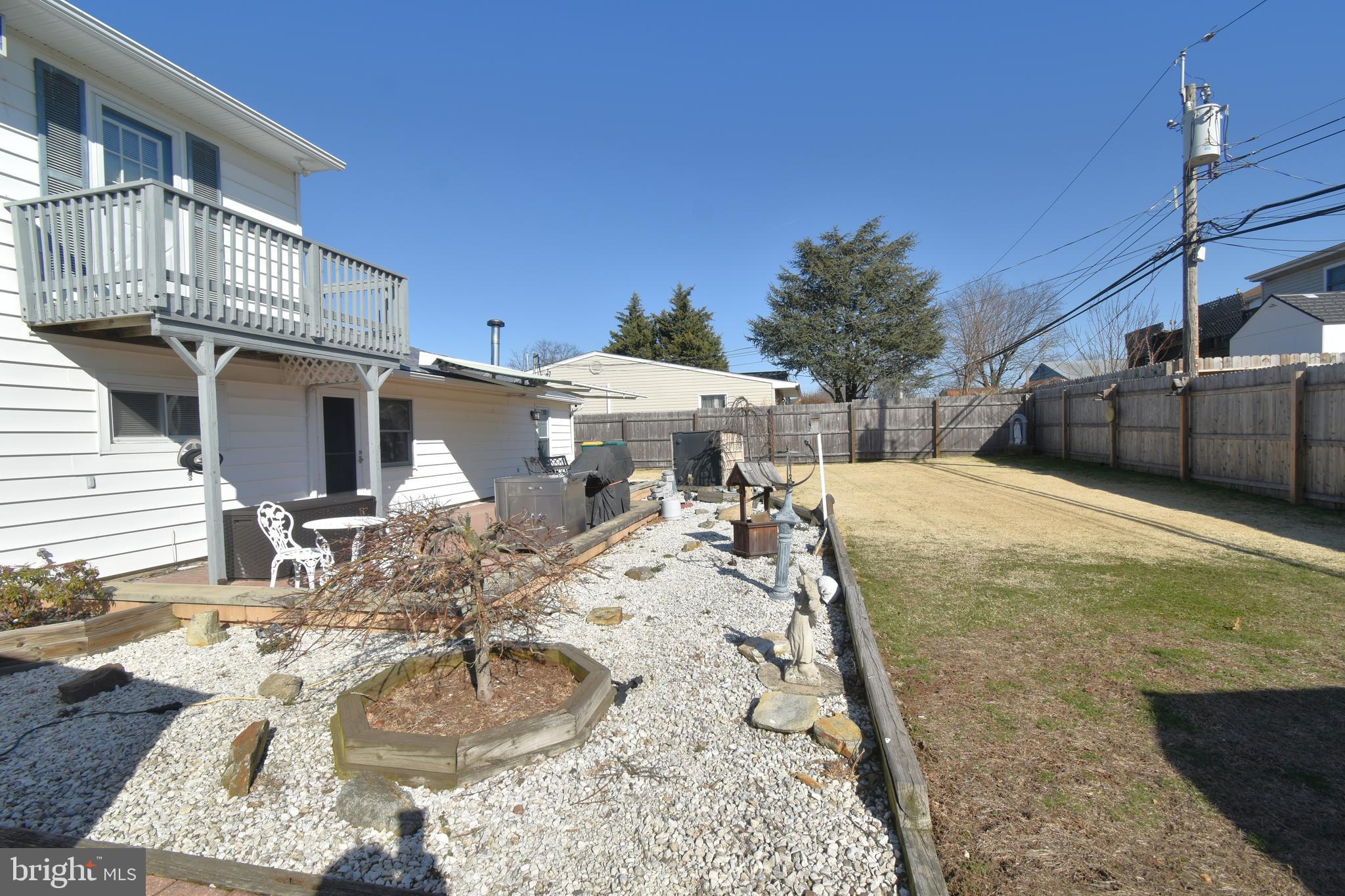 8 SUMMER LANE