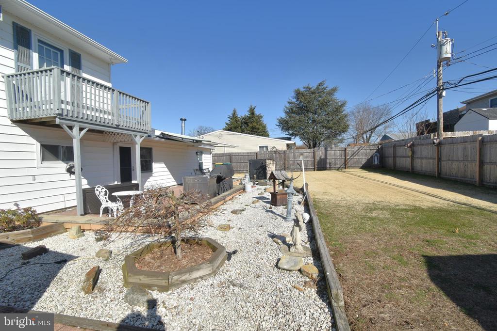 8 SUMMER LANE