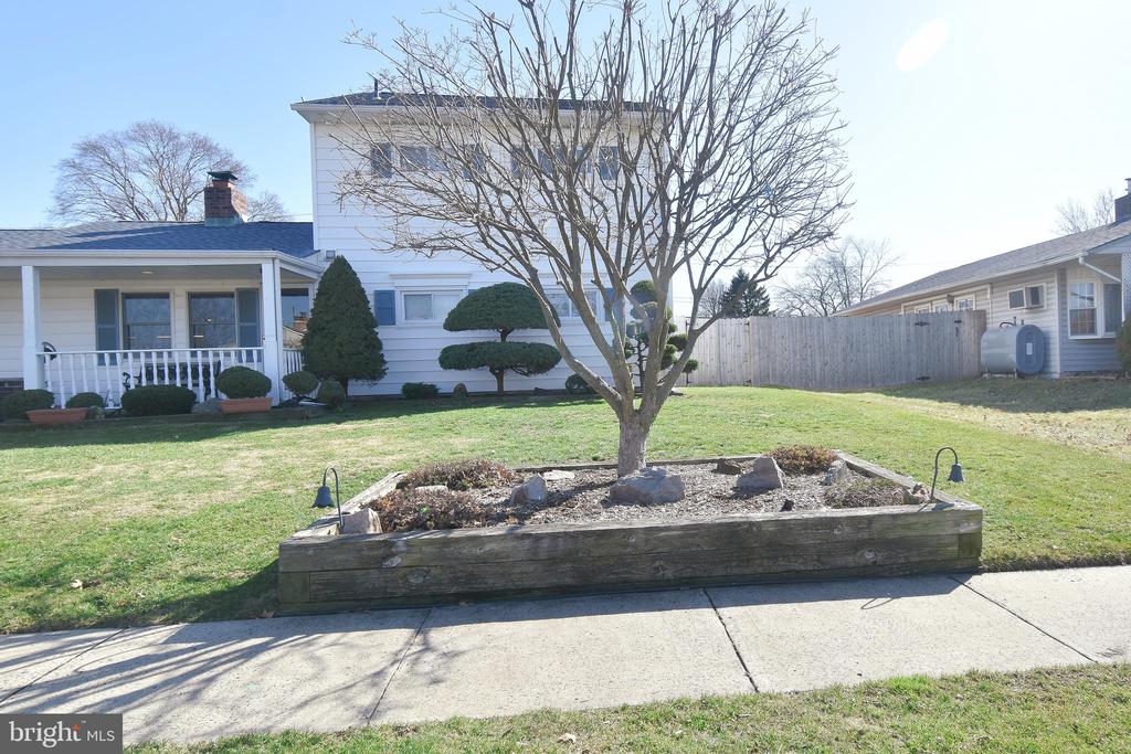 8 SUMMER LANE