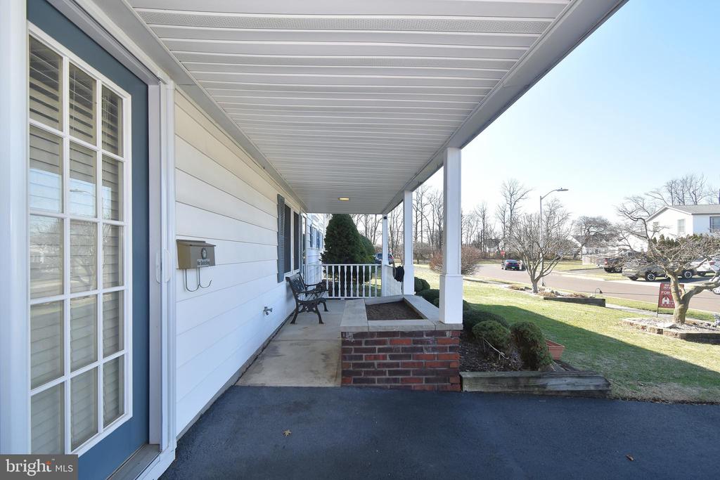8 SUMMER LANE