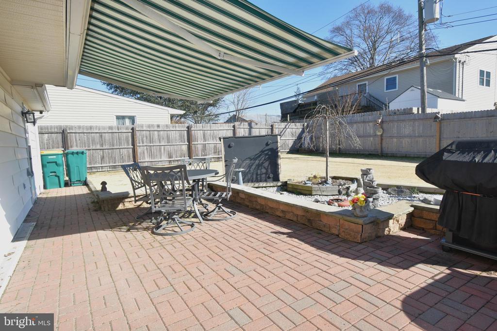 8 SUMMER LANE