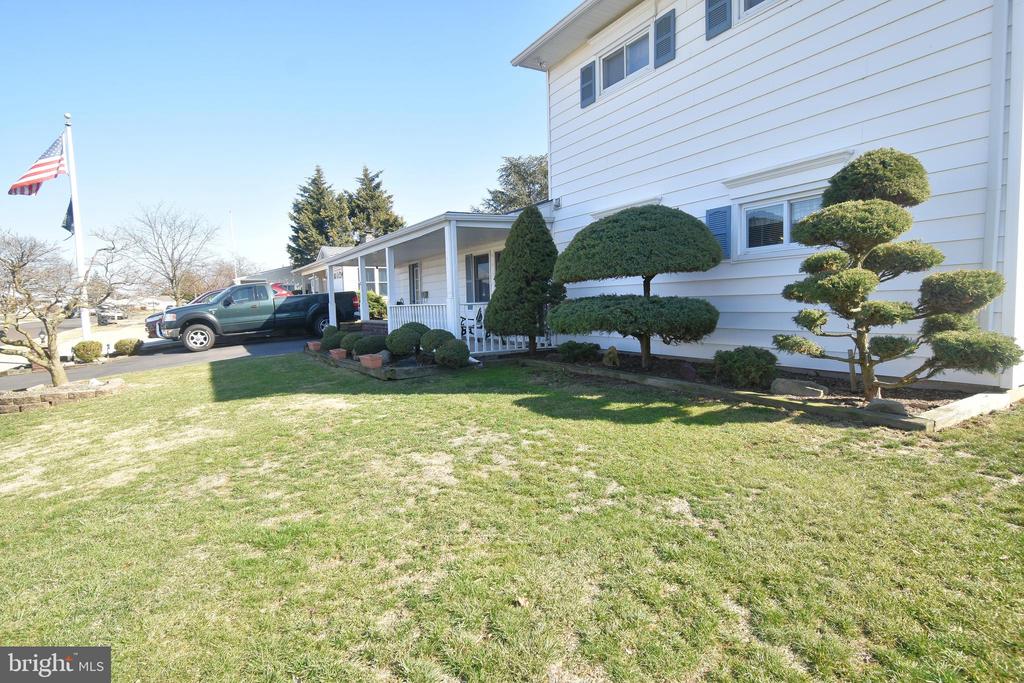 8 SUMMER LANE