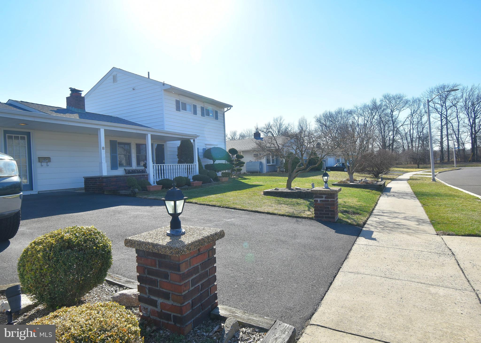 8 SUMMER LANE