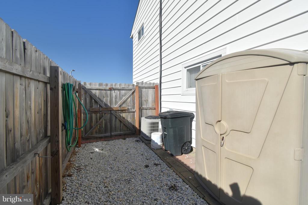 8 SUMMER LANE