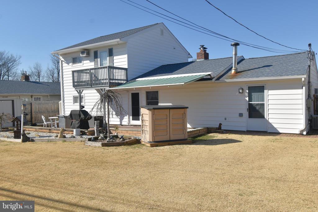8 SUMMER LANE