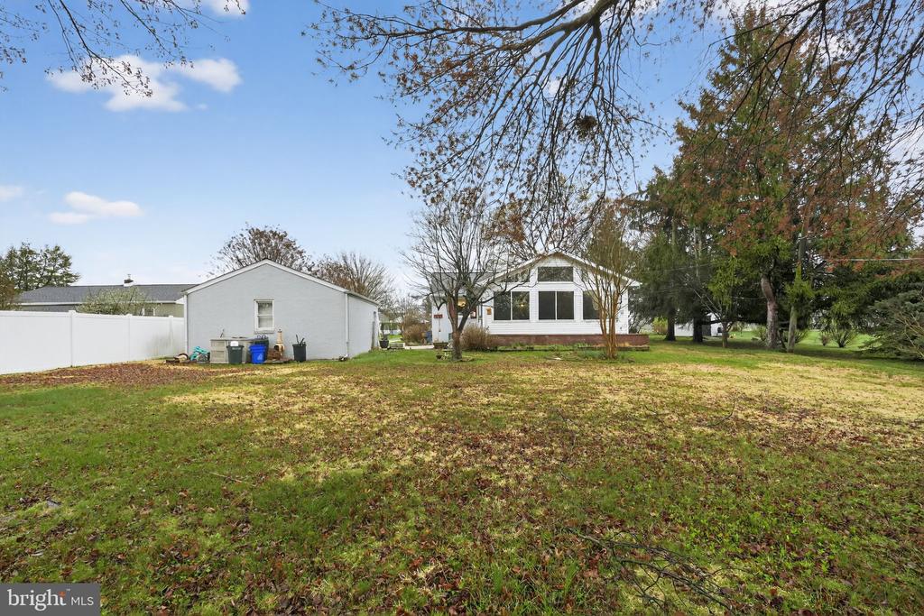 8 LUKENS STREET
