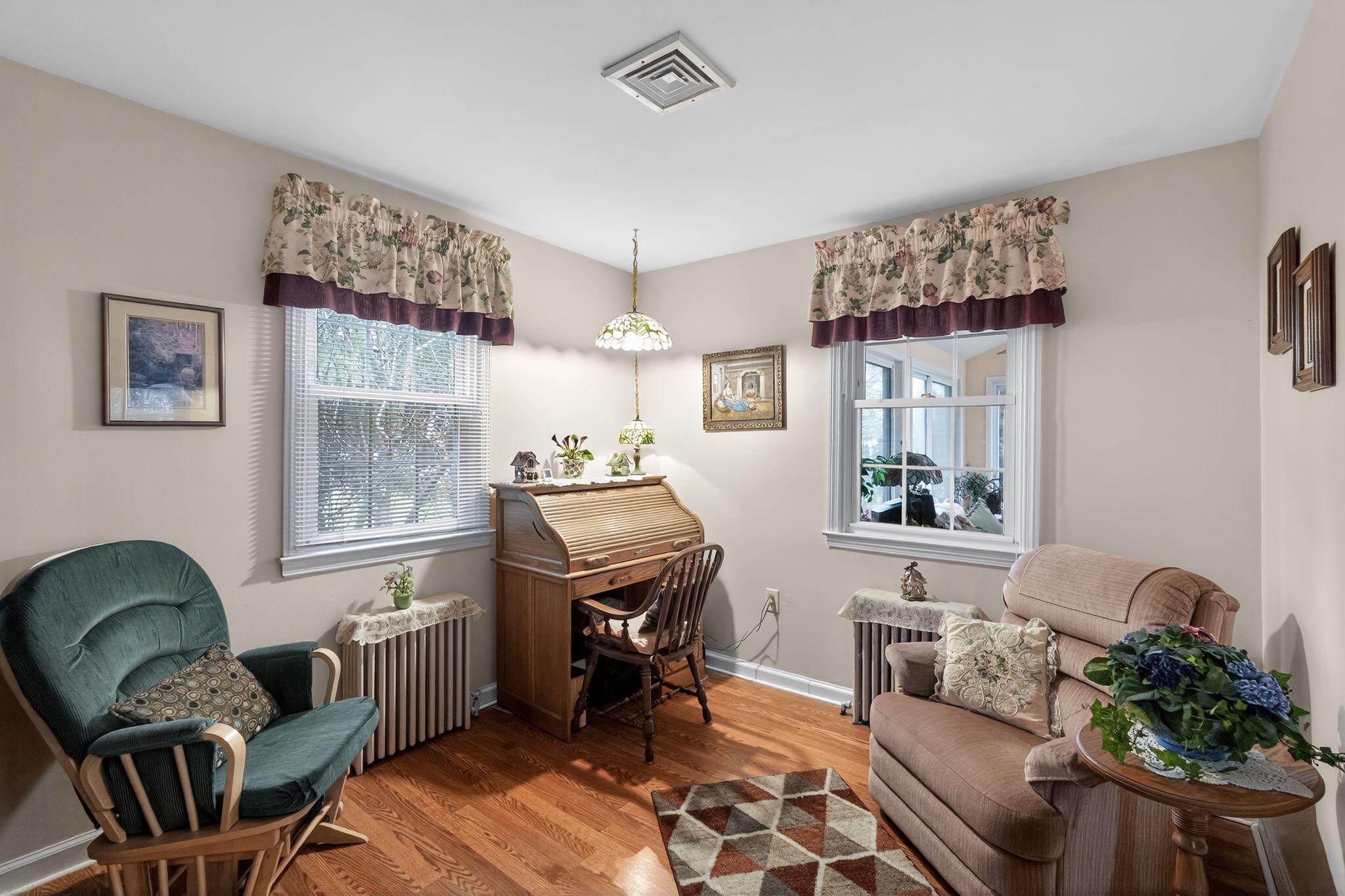 8 LUKENS STREET