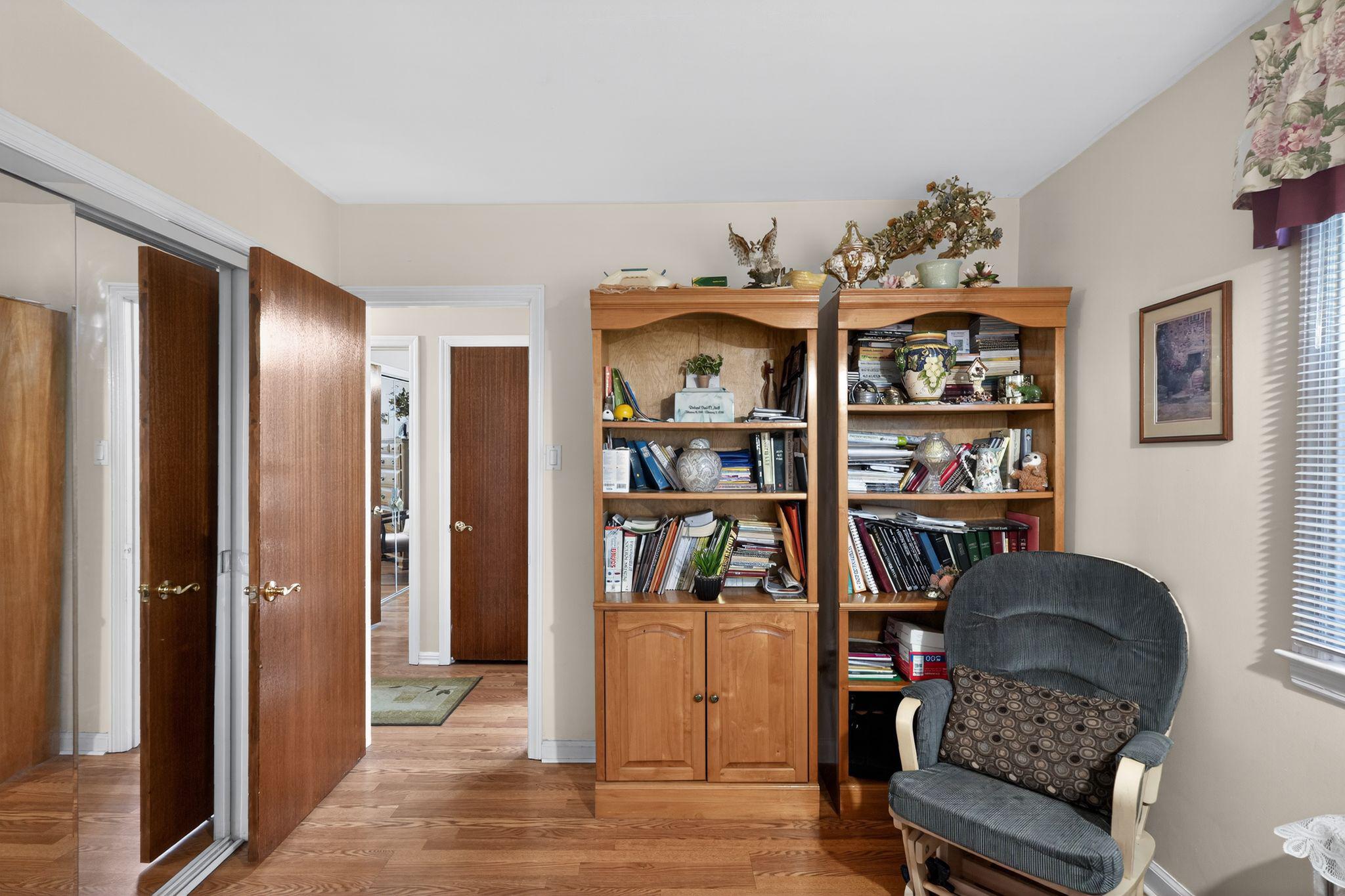 8 LUKENS STREET