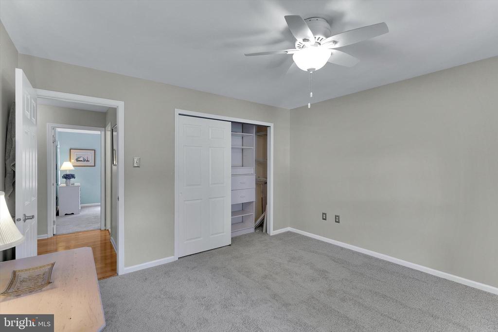 203 S ESTHER LANE