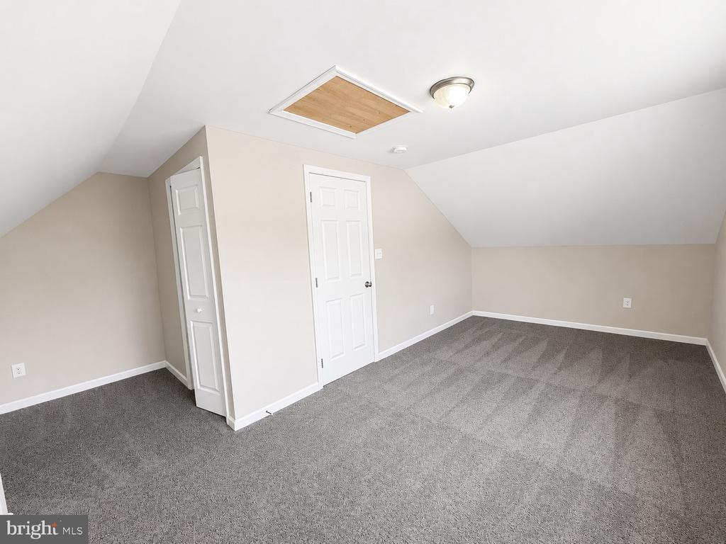 32 GREAT OAK ROAD