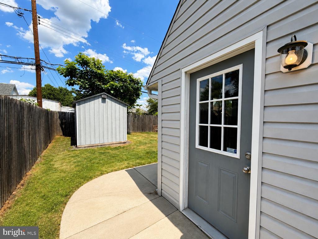 32 GREAT OAK ROAD