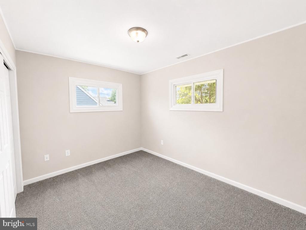 32 GREAT OAK ROAD