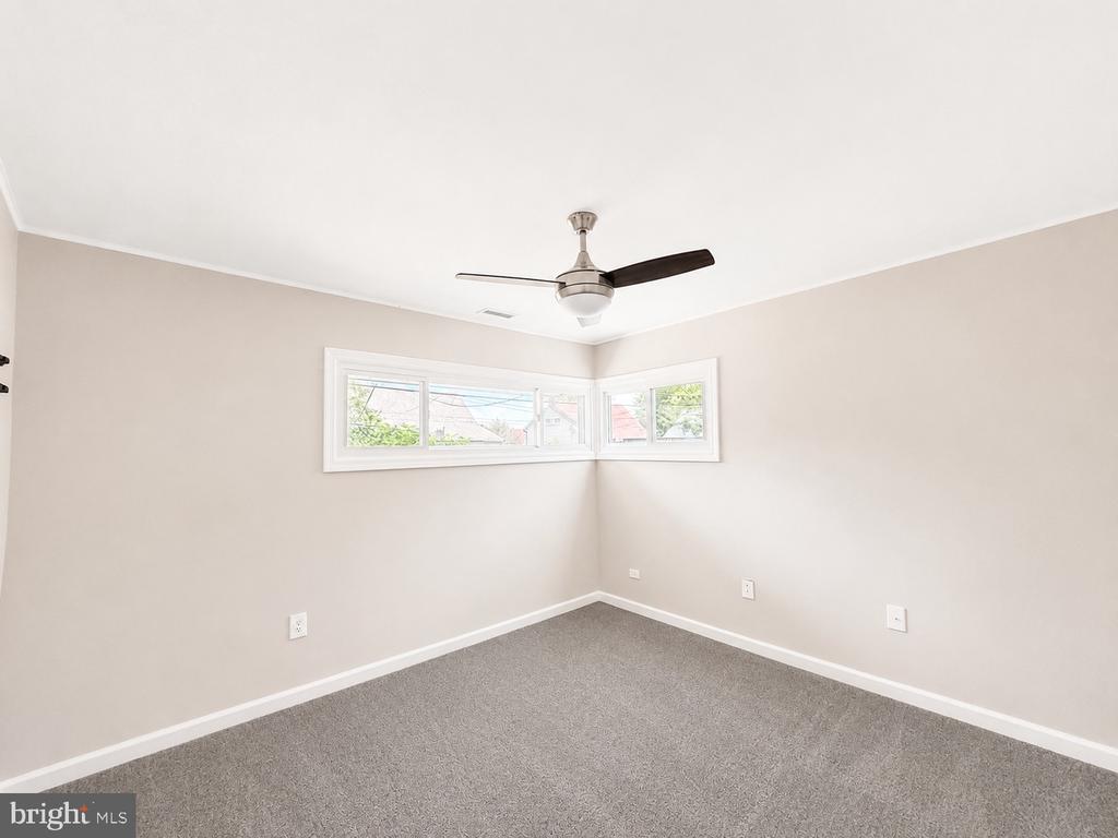 32 GREAT OAK ROAD