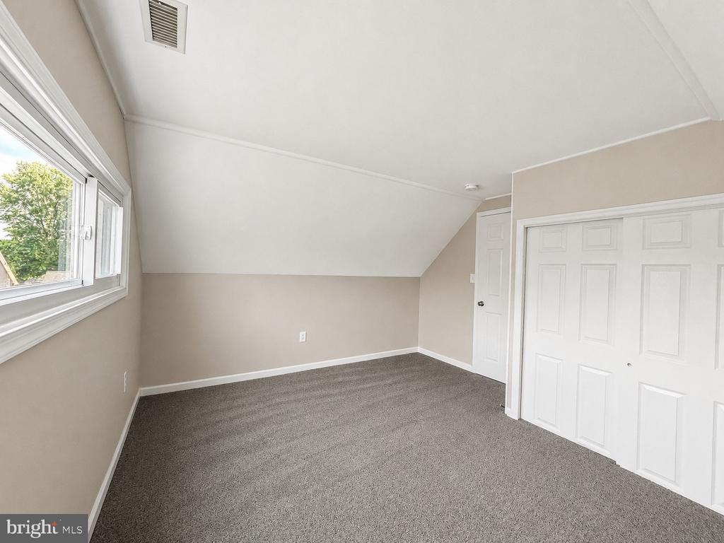 32 GREAT OAK ROAD