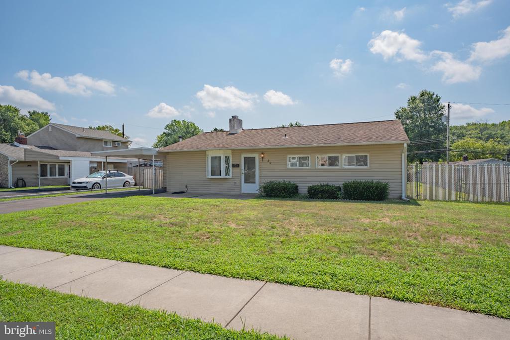 32 YOUNG BIRCH ROAD