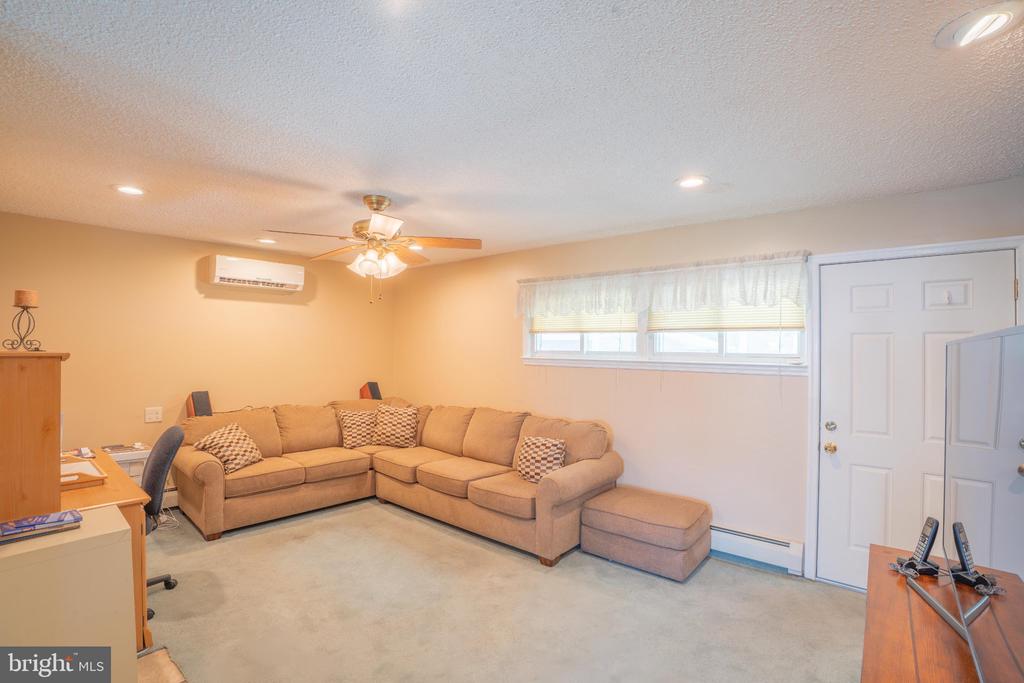 32 YOUNG BIRCH ROAD