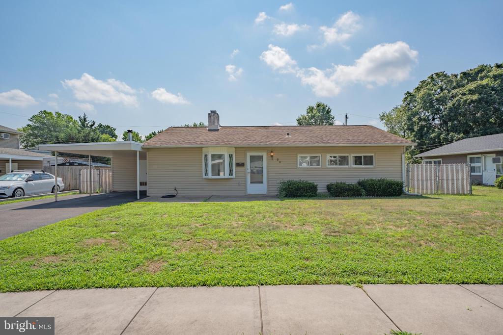32 YOUNG BIRCH ROAD