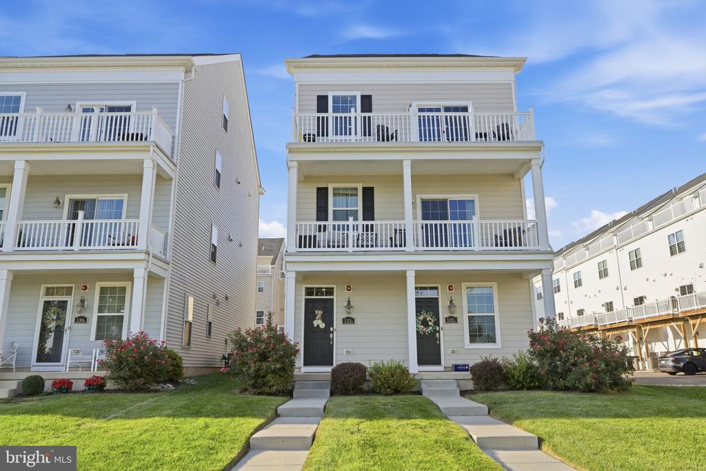 132 DOCK STREET